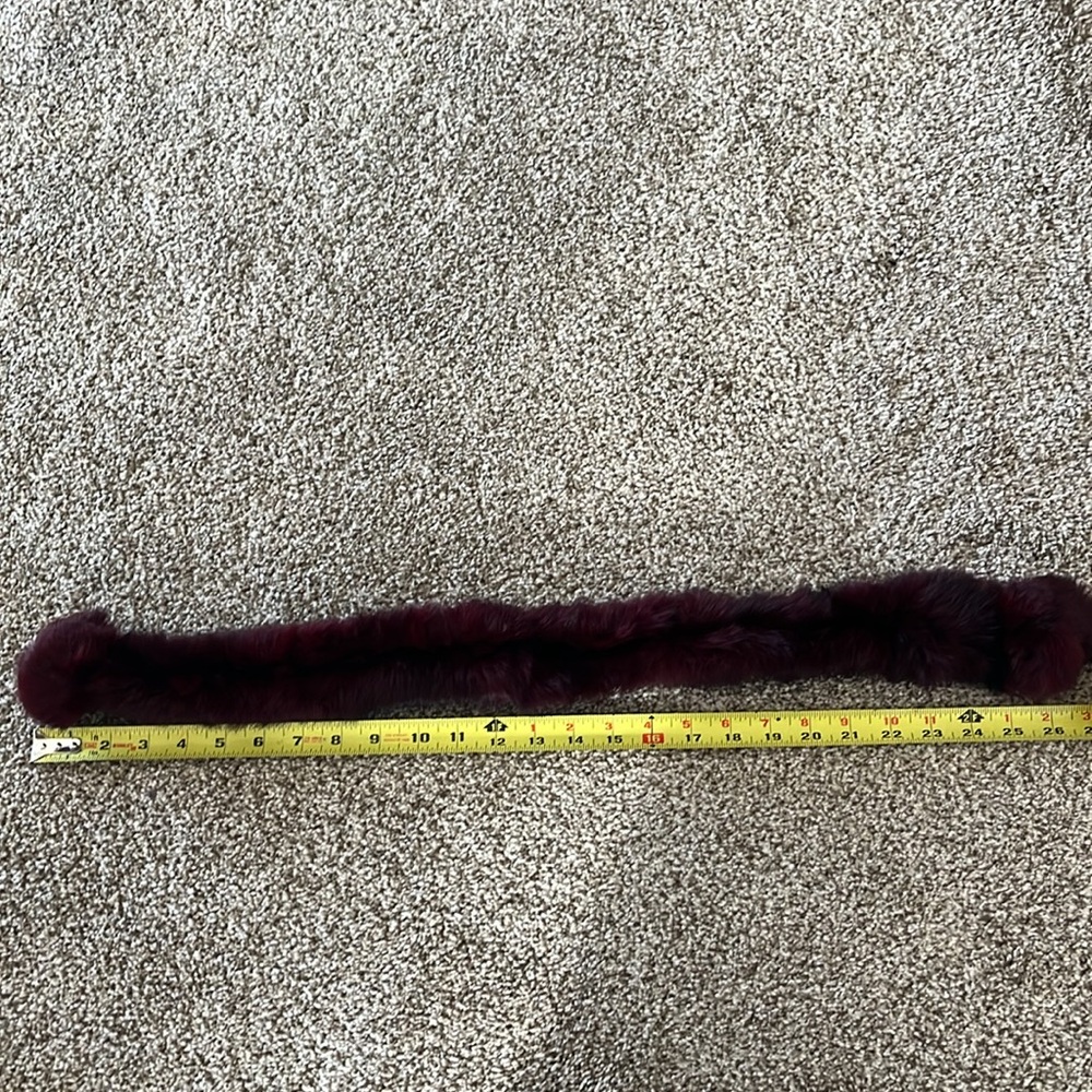 Lot of 3 faux fur scarves. Burgundy, purple & black - Picture 3 of 4